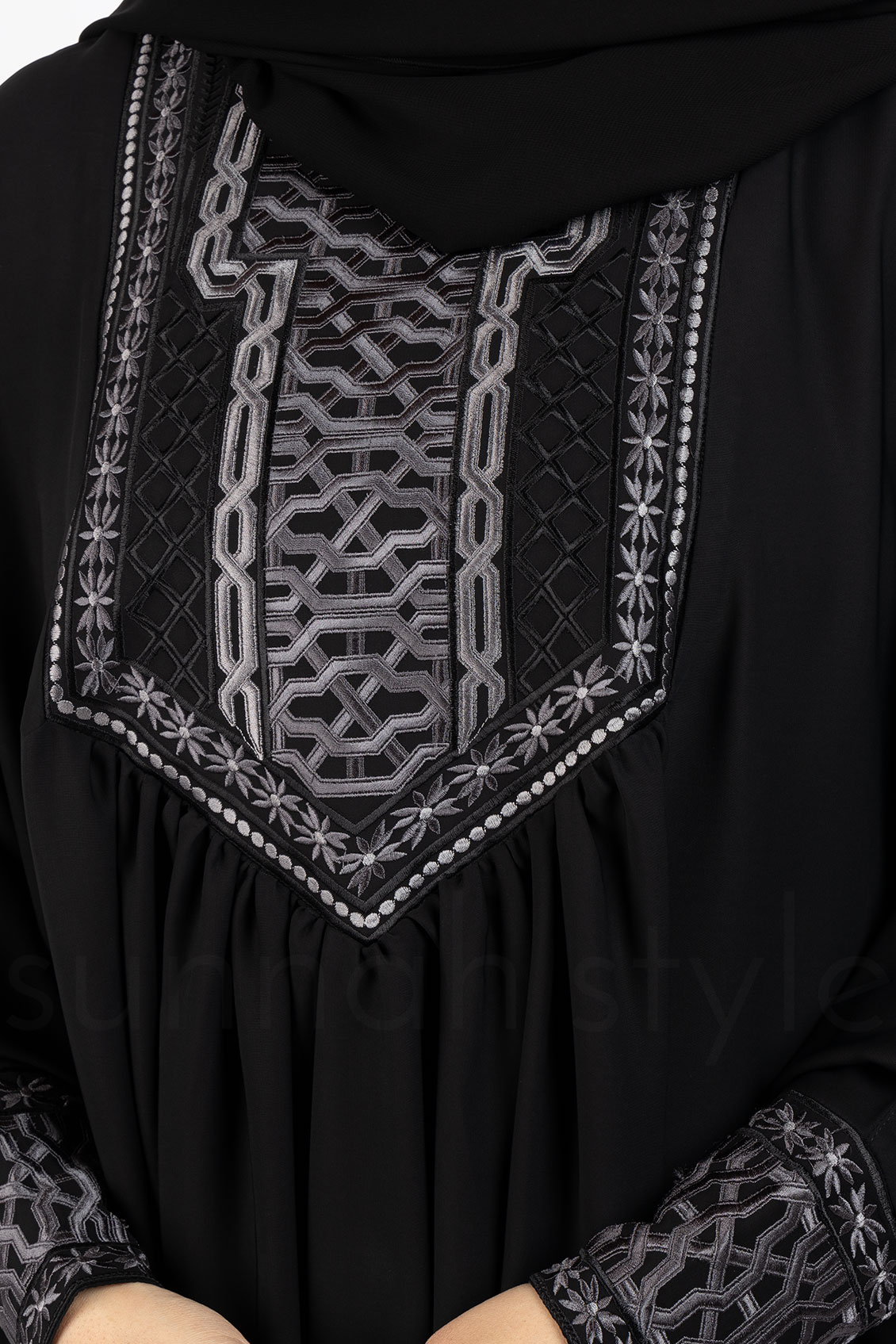 Sunnah Style Khamak Embroidered Bisht Abaya Black